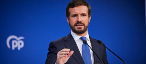 "El PP est&aacute; siendo v&iacute;ctima de una operaci&oacute;n del PSOE y la Fiscal&iacute;a", dice Casado