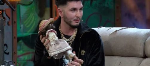 Mu&ntilde;eca de Cantora y Omar Montes