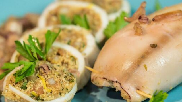 Calamari ripieni, un secondo piatto molto gustoso, per accontentare tutta la famiglia