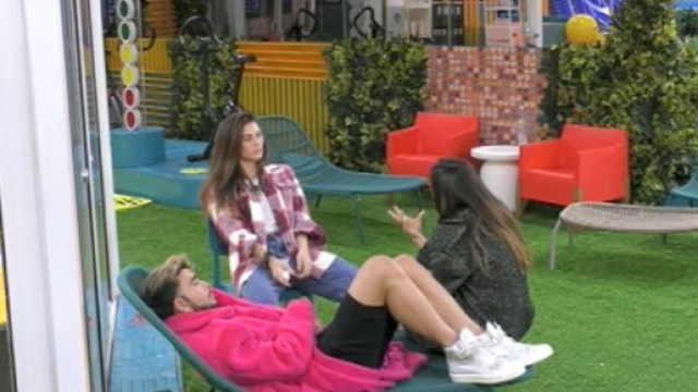 Grande Fratello Vip, Dayane assente in casa per qualche ora: avrebbe incontrato un prete.