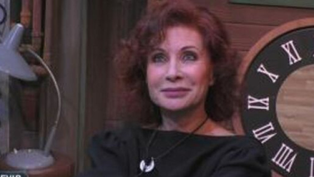 Grande Fratello Vip, gaffe di D'Eusanio su Laura Pausini: 'Il compagno la mena'.