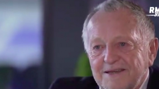 Jean-Michel Aulas &eacute;mu apr&egrave;s l'hommage de Bernard Tapie. (capture via RMC sport)