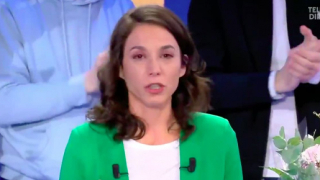 Les adieux de Marina Lorenzo font le buzz -&copy;capture d'&eacute;cran vid&eacute;o T&eacute;l&eacute;foot