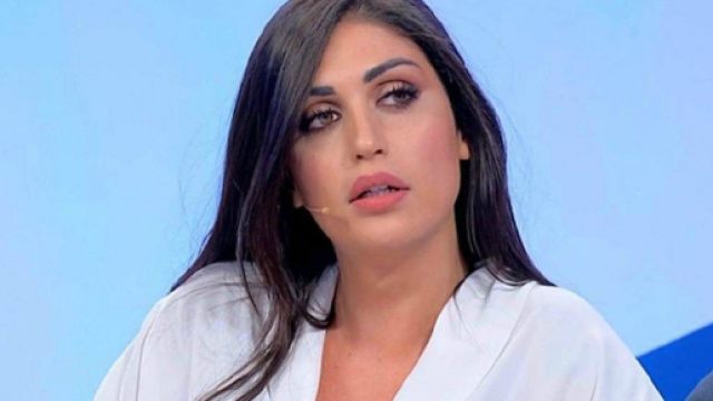 Uomini e Donne, indizi sulla nuova tronista: si ipotizza il ritorno di Cecilia Zagarrigo.