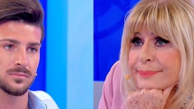 Uomini e Donne, Nicola Vivarelli pensa ancora a Gemma: 'Spero di rivederla al mio rientro'