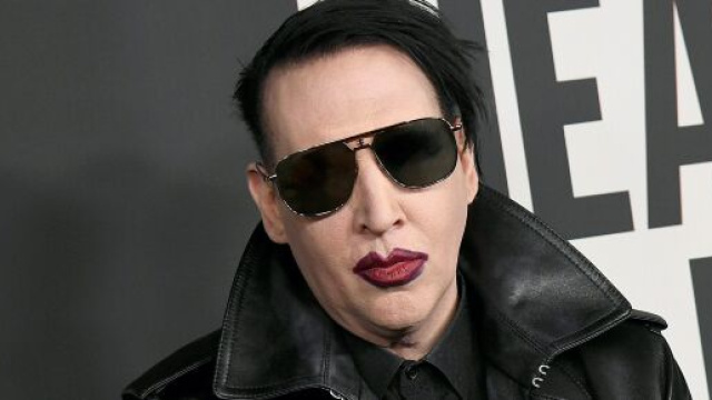 Il vuoto attorno a Marilyn Manson accusato di violenze e stanza ... - fanpage.it
