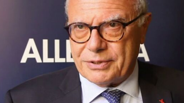 Massimo Galli: 'I risultati stanno dimostrando quanto &egrave; sbagliato vaccinare i guariti'.