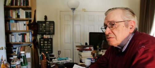 Olavo de Carvalho diz que pegou pneumonia e que est&aacute; internado (Arquivo Blasting News)