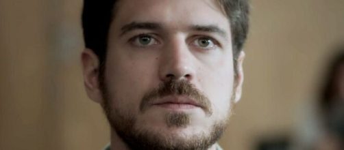 Zeca mente em "A For&ccedil;a do Querer". (Reprodu&ccedil;&atilde;o/TV Globo)