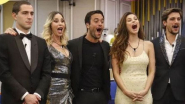 GF Vip 5 da record: cinque squalifiche, due coppie e milioni di interazioni social.
