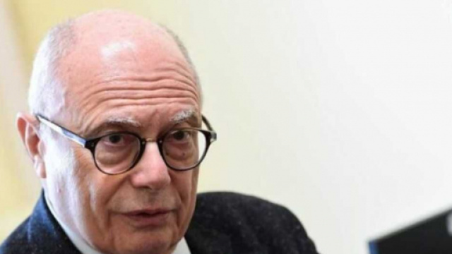 Massimo Galli preoccupato dalla diffusione delle varianti del coronavirus.