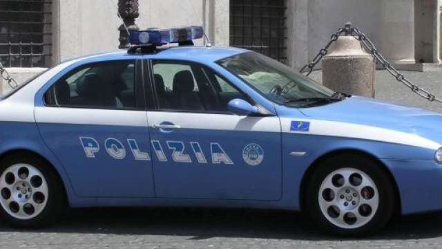 Una volante della Polizia, foto da archivio.