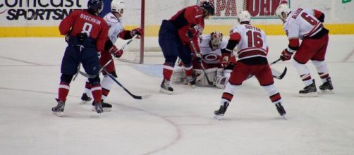 A 2009 NHL game between the Washington Capitals and the Carolina Hurricanes (Image source: Matt Janicki/Flickr)