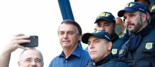 Policiais chamam Bolsonaro de traidor (Carolina Antunes/PR)