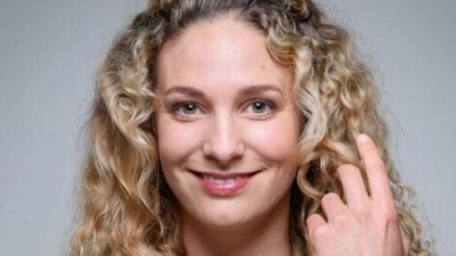 Tempesta d'amore, trame 22-28 marzo: Steffen chieder&agrave; a Franzi di sposarlo.