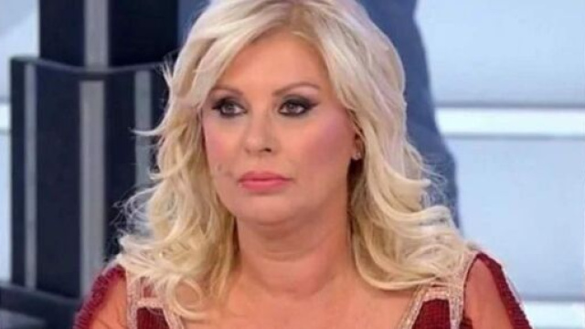 Uomini e Donne, Tina Cipollari torna con Vincenzo Ferrara ed &egrave; assente dallo show.