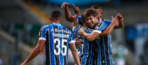 Em jogo f&aacute;cil, Gr&ecirc;mio cometeu erros que n&atilde;o poderia (Lucas Uebel/Gr&ecirc;mio)