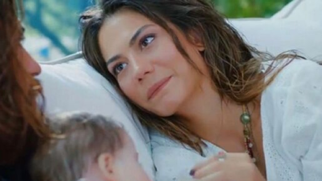 DayDreamer, trama del 16 marzo: Can e Sanem badano ad una bambina.
