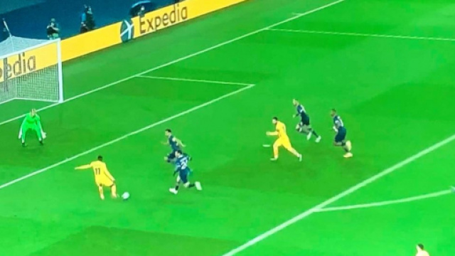 Les rat&eacute;s de Demb&eacute;l&eacute; font le buzz - Photo capture d'&eacute;cran vid&eacute;o