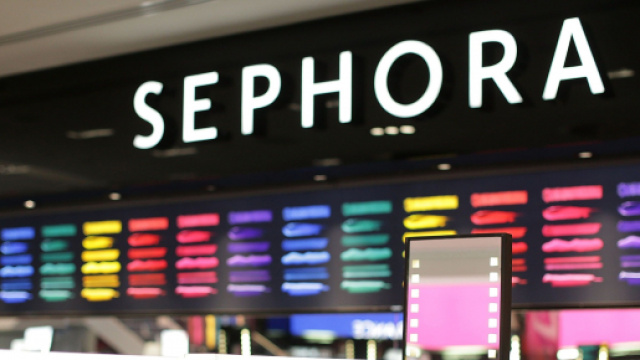 Sephora assume nuovo personale.