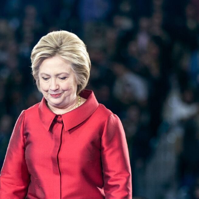 False claim says Hillary Clinton has been arrested and sent do Guant&aacute;namo (Image source: Lorie Shaull/Flickr)