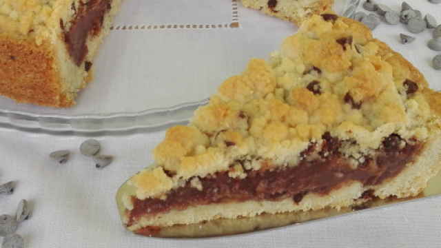 Torta sbrisolona alla nutella, sempre molto gustosa e immancabile nel men&ugrave; domenicale