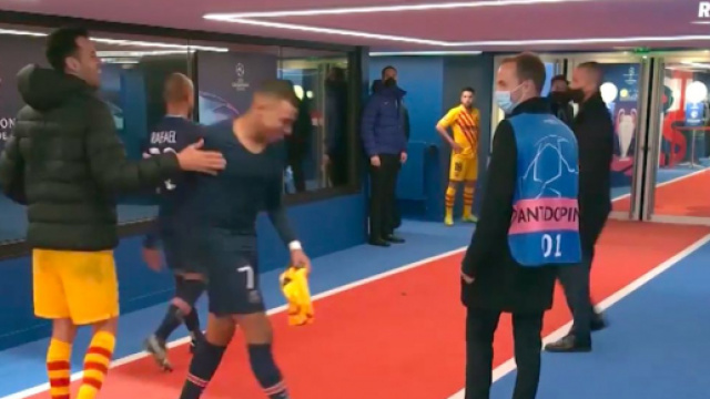 L'&eacute;change entre Busquets et Mbapp&eacute; fait le buzz - Photo capture d'&eacute;cran vid&eacute;o RMC