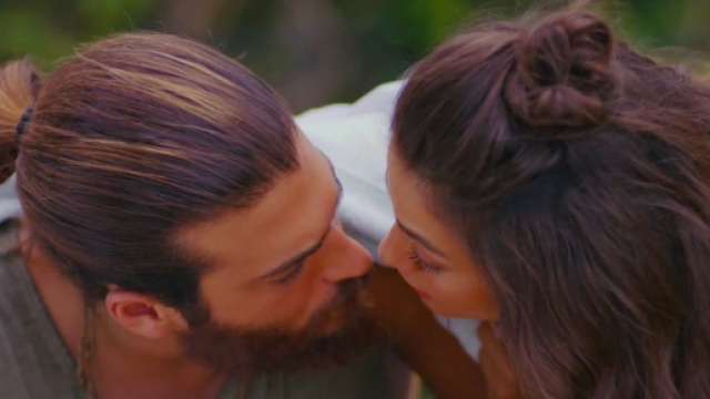 DayDreamer trama turca: Sanem vuole far annusare il suo profumo a Can, ma &egrave; raffreddato.