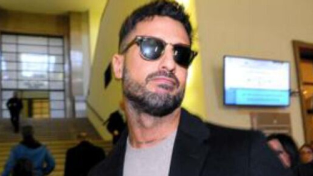 Fabrizio Corona non sta bene, parla l'avvocato.