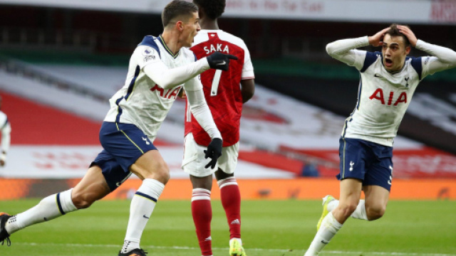 Le coup du foulard de Lamela fait le buzz - Photo capture d'&eacute;cran Twitter