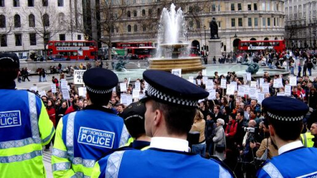 Dopo le violenze della Metropolitan police alla veglia per Sarah Everard fa discutere la proposta di legge anti-proteste non violente