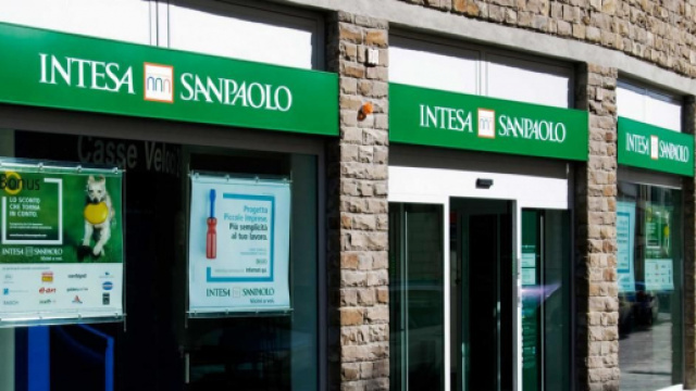 Intesa Sanpaolo continua le assunzioni per diplomati e laureati.