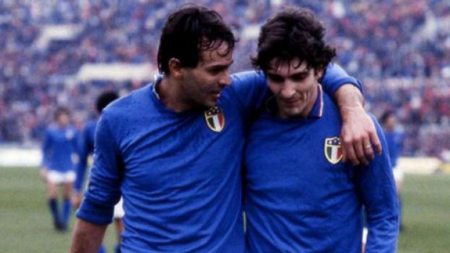 Antonio Cabrini e Paolo Rossi con la maglia della nazionale.
