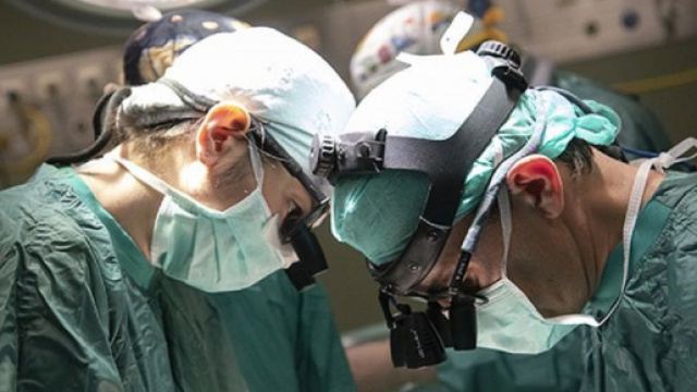 Salute, operato bimbo che ha vissuto per 525 giorni con cuore artificiale.