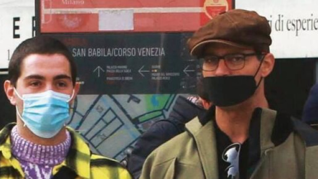 Tommaso Zorzi e Gabriel Garko passeggiano a Milano.