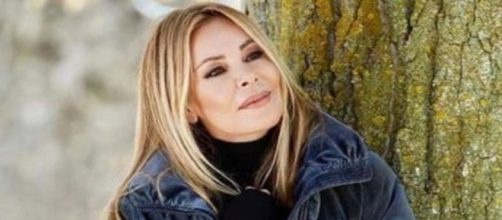 La actriz Ana Obreg&oacute;n celebra su 66 cumplea&ntilde;os sin superar la muerte de su hijo Aless (Twitter @premios_yago)