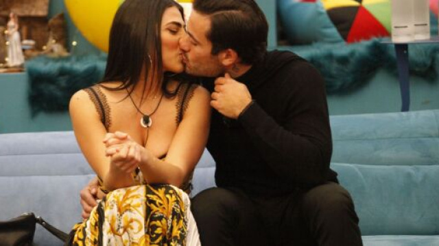 Pierpaolo Pretelli vorrebbe presentare il figlio a Salemi: 'Credo in lei'.