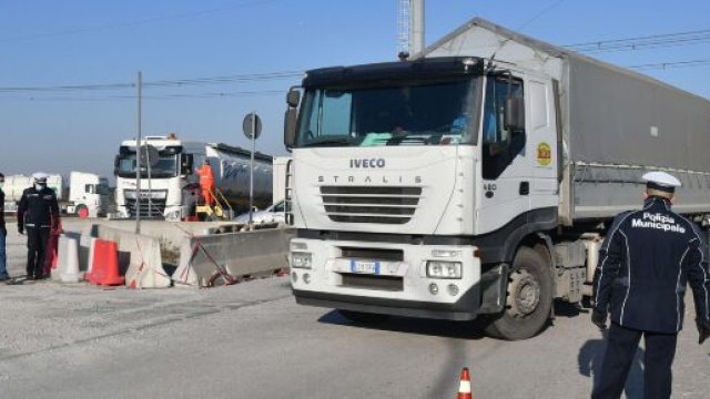 Sardegna zona bianca, il presidente Solinas vieta l'entrata ai non residenti