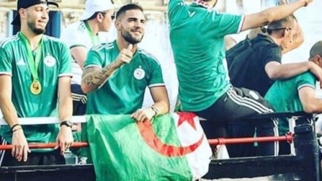 Andy Delort et ses co&eacute;quipiers c&eacute;l&eacute;brants leur titre de champion d'Afrique. Cr&eacute;dit Twitter @AndyDelort9