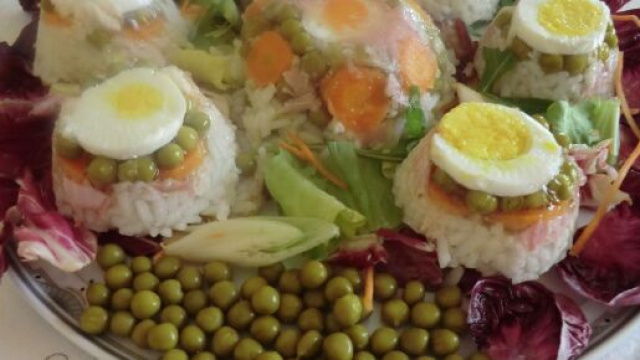 Aspic di riso in gelatina, un antipasto sfizioso.