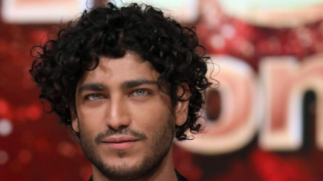 Akash Kumar, il modello dagli occhi di ghiaccio.