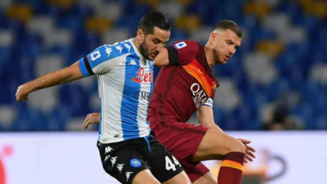 Manolas e Dzeko, durante il match d'andata Napoli-Roma.