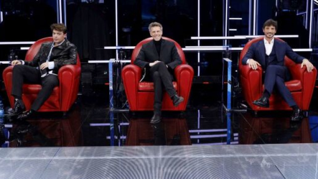 Amici: nella puntata di debutto del serale ospiti Sabrina Ferilli e Pio e Amedeo.