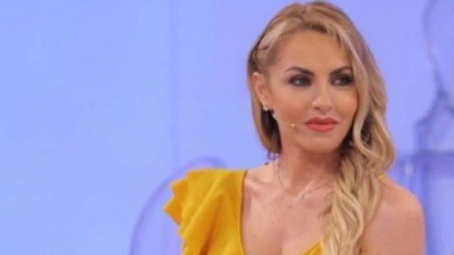 Uomini e Donne, Veronica Ursida vittima di aggressione verbale: 'Avr&agrave; una bella denuncia'