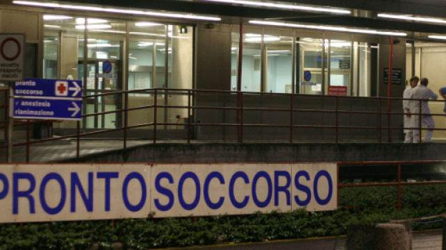 Verona, gemellini con fratture e tracce di cocaina: genitori allontanati.