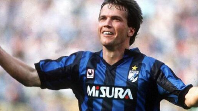 Lothar Matth&auml;us con la maglia dell'Inter nella stagione 1988/89.