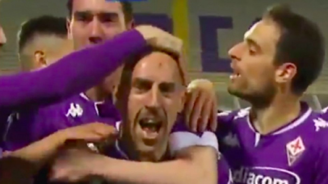 La c&eacute;l&eacute;bration de Franck Rib&eacute;ry fait le buzz - Photo capture d'&eacute;cran vid&eacute;o