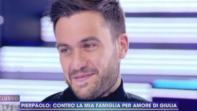 Pierpaolo Pretelli bacchettato da Barbara D'Urso.