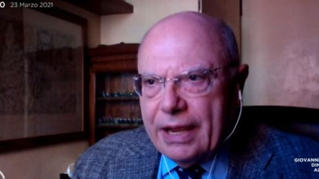 Il professor Massimo Galli si esprime sulla questione dati obsoleti sul vaccino Astrazeneca.