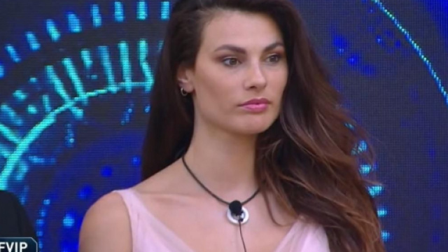 Dayane Mello si riavvicina ad un ex: 'C'&egrave; qualcuno nel mio cuore, da dieci anni viene e va'.